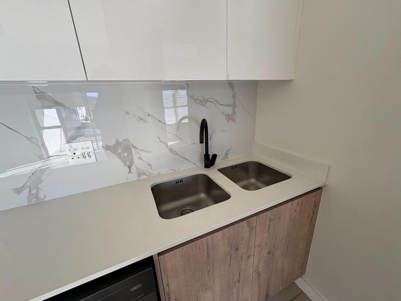 To Let 1 Bedroom Property for Rent in Richwood Western Cape